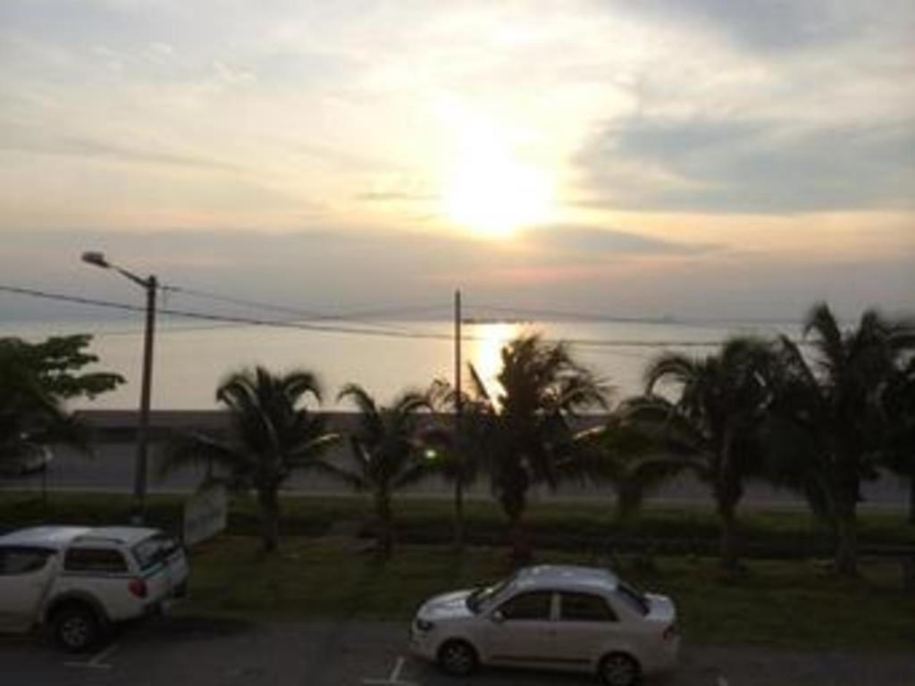 Sea Front Hotel Port Dickson Extérieur photo