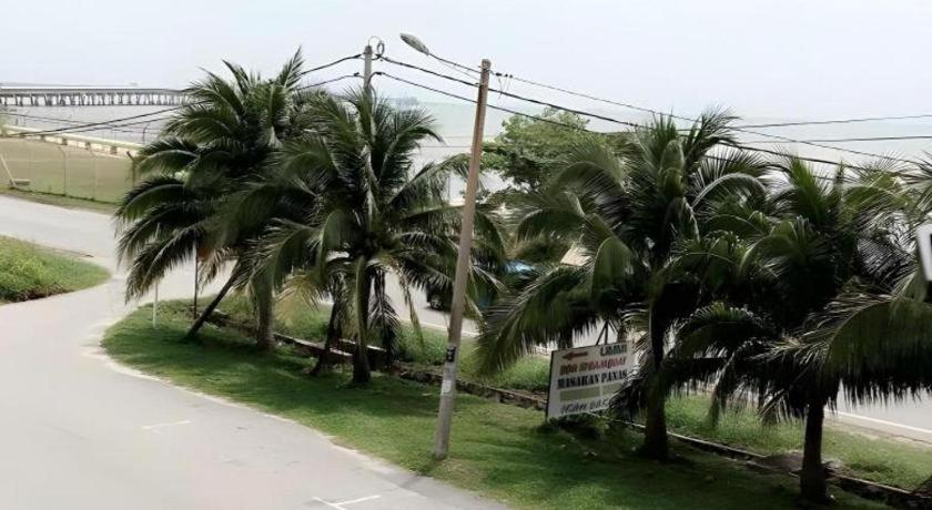 Sea Front Hotel Port Dickson Extérieur photo